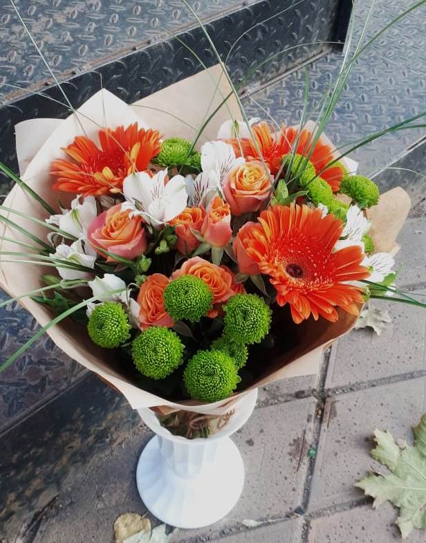 Букет цветов из: Герберы, Хризантемы, Альстромерии и Розы в Славске
