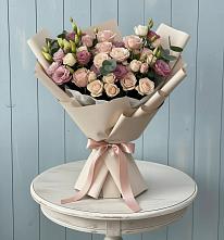 Букет цветов из:  Розы и Лизиантусы в Славске