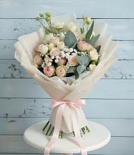 Букет цветов из:  Розы и Лизиантусы в Славске