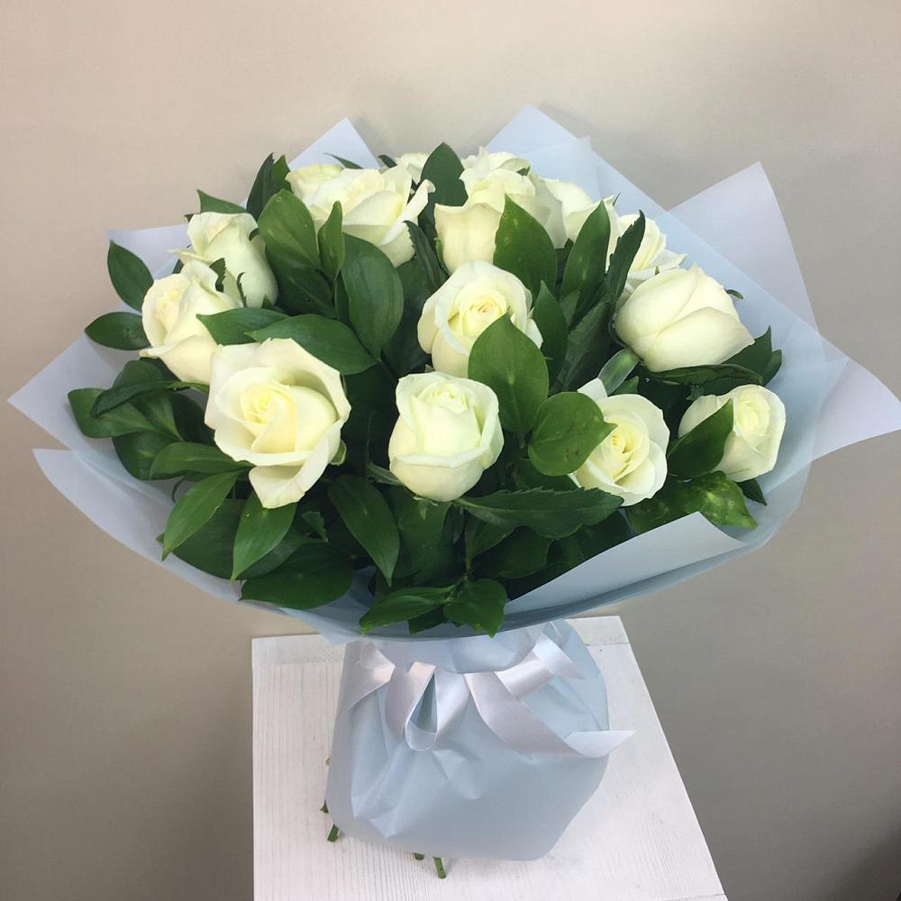 Букет 15 Белых роз Проуд в Славске