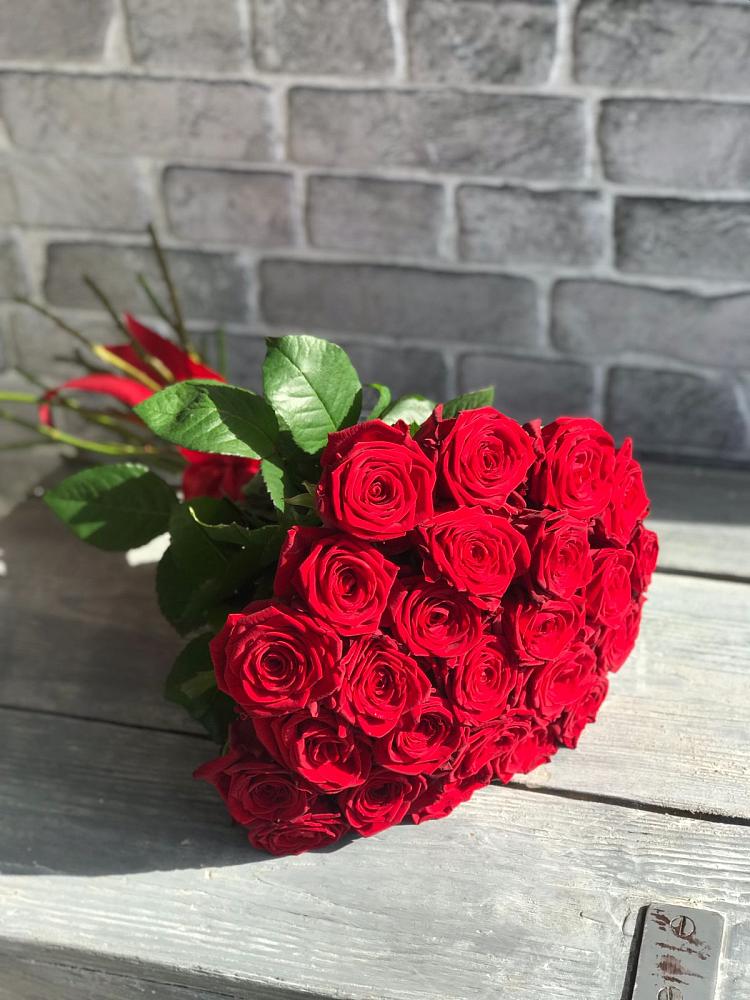 Букет Красные розы Фридом в Славске