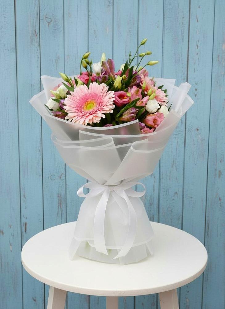 Букет цветов из: Герберы, Альстромерии и Лизиантусы в Славске