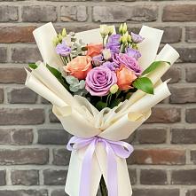 Букет цветов из:  Лизиантусы и Розы в Славске
