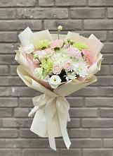 Букет цветов из:  Гвоздики, Розы, Лизиантусы и Хризантемы #REPLACE_PRED# Славске