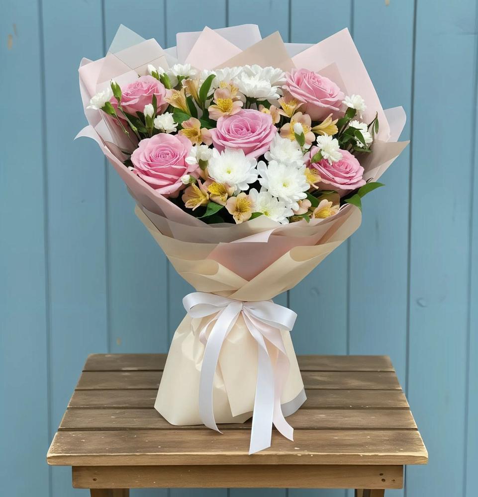 Букет цветов из: Гвоздики, Орхидеи и Розы в Славске