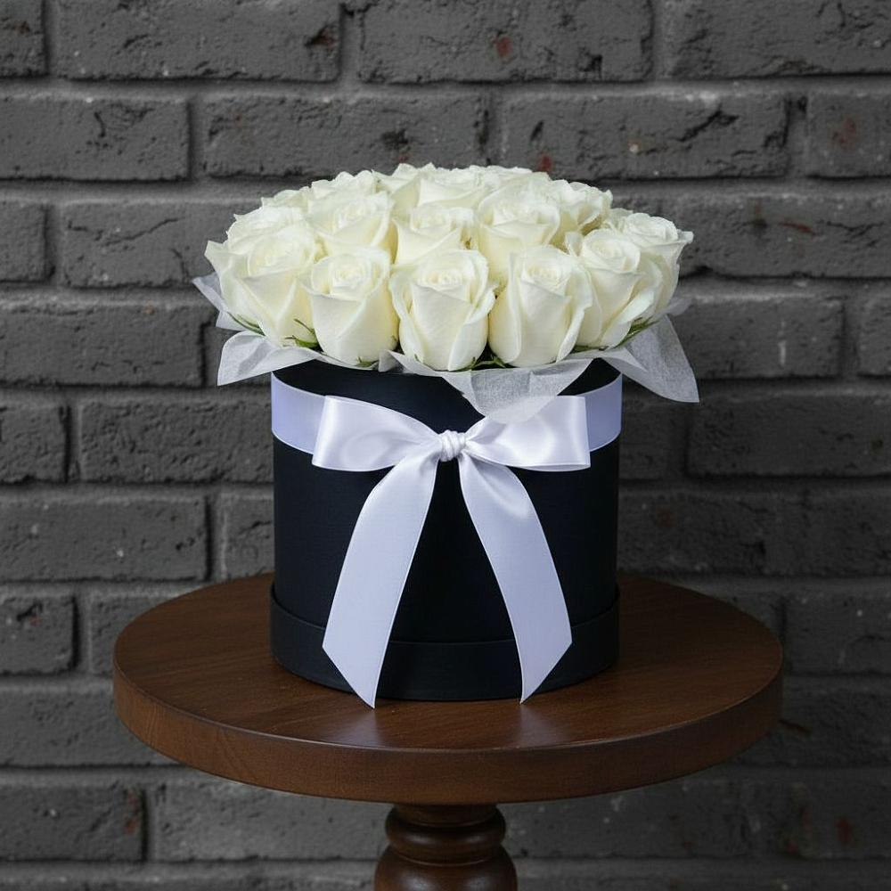 Цветочная композиция из Розы в шляпной коробке в Славске