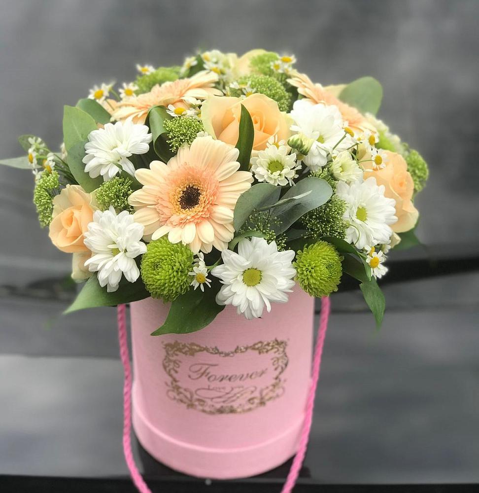 Цветочная композиция из Розы, Герберы и Хризантемы в шляпной коробке в Славске